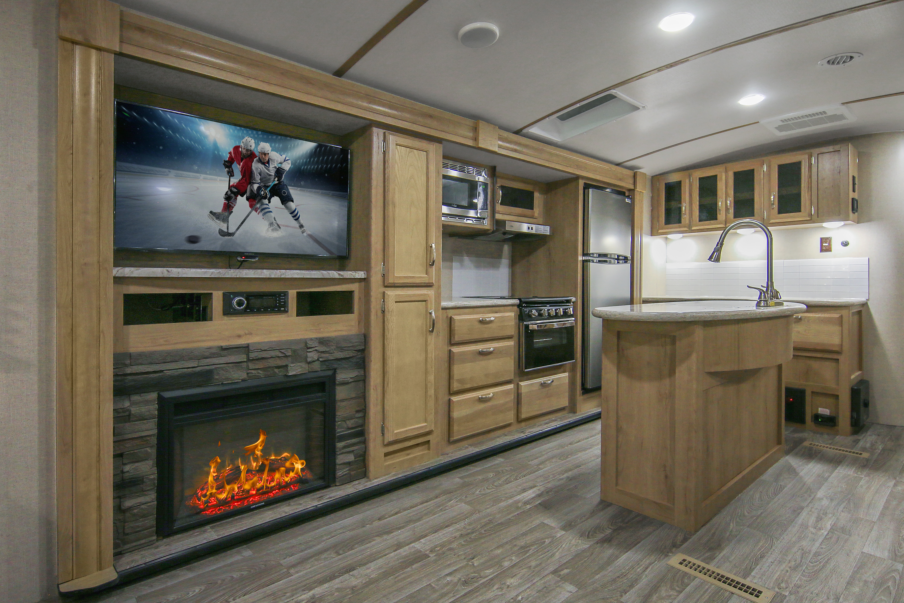 2026 Winnebago Minnie Plus 29DDBH photo 3